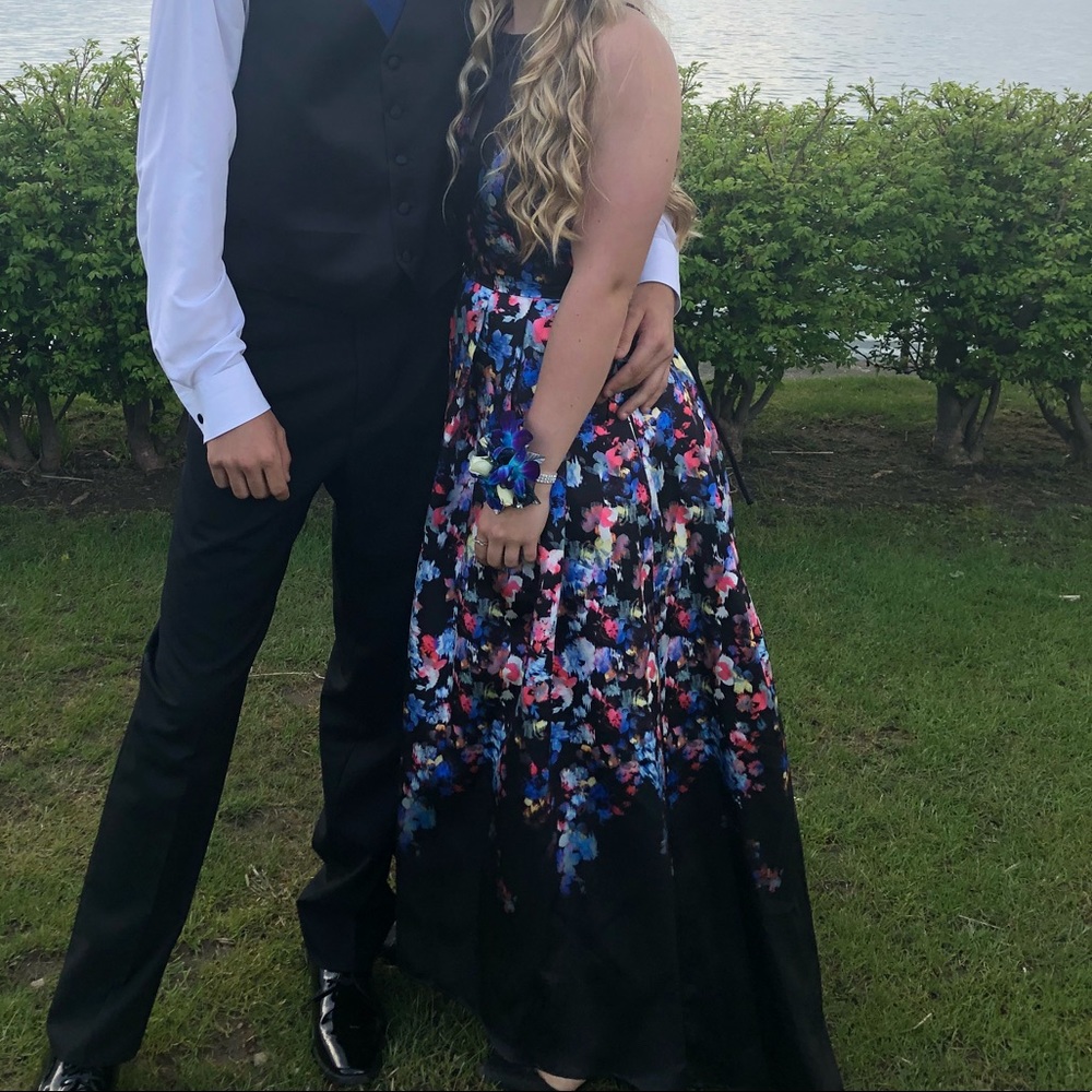 I wore this dress once and don’t need it anymore